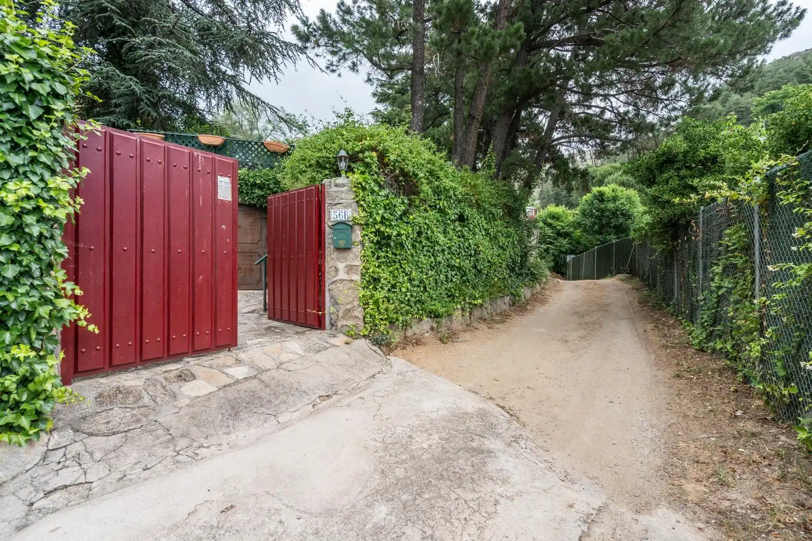 Vista exterior de Finca rústica en venta en El Barraco  con Calefacción, Jardín privado y Terraza