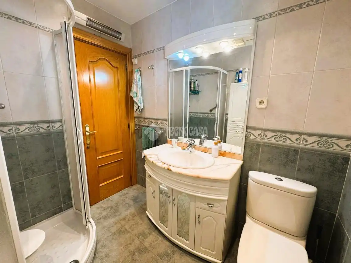 Baño de Piso en venta en Zaragoza con Calefacción y Parquet