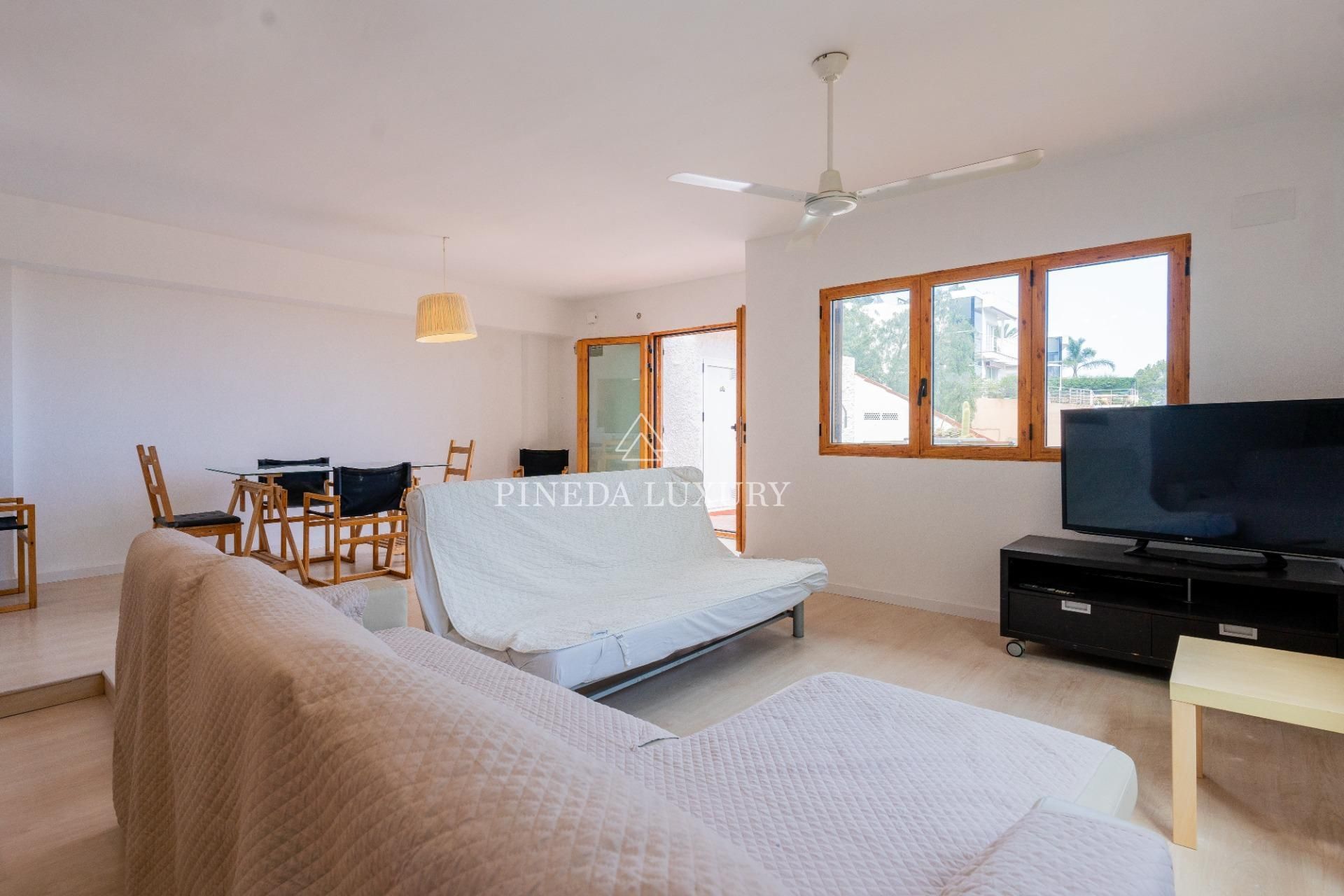 Sala d'estar de Apartament en venda en Sagunto / Sagunt amb Terrassa, Traster i Piscina comunitària