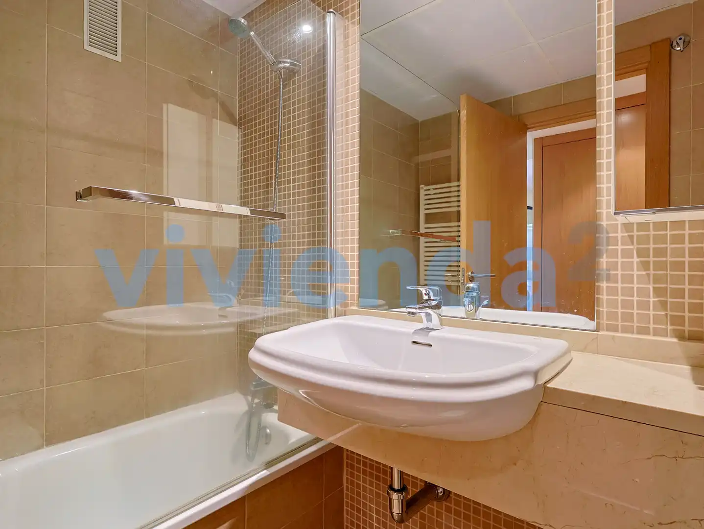 Baño de Piso en venta en Madrid con Aire acondicionado, Calefacción y Terraza