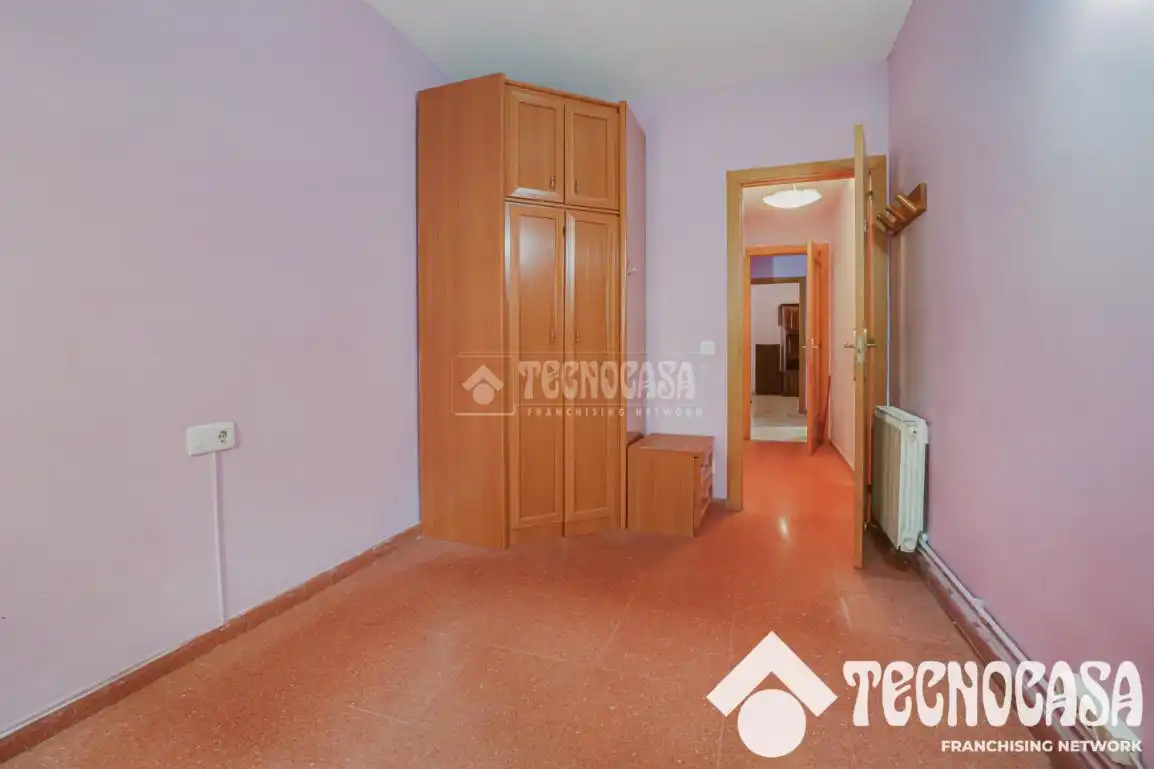 Habitación de Piso en venta en Santa Coloma de Gramenet con Calefacción y Terraza