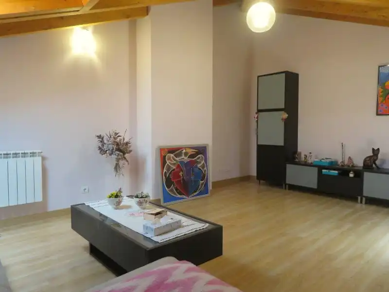 Sala d'estar de Casa o xalet en venda en San Andrés del Rabanedo amb Calefacció i Jardí privat