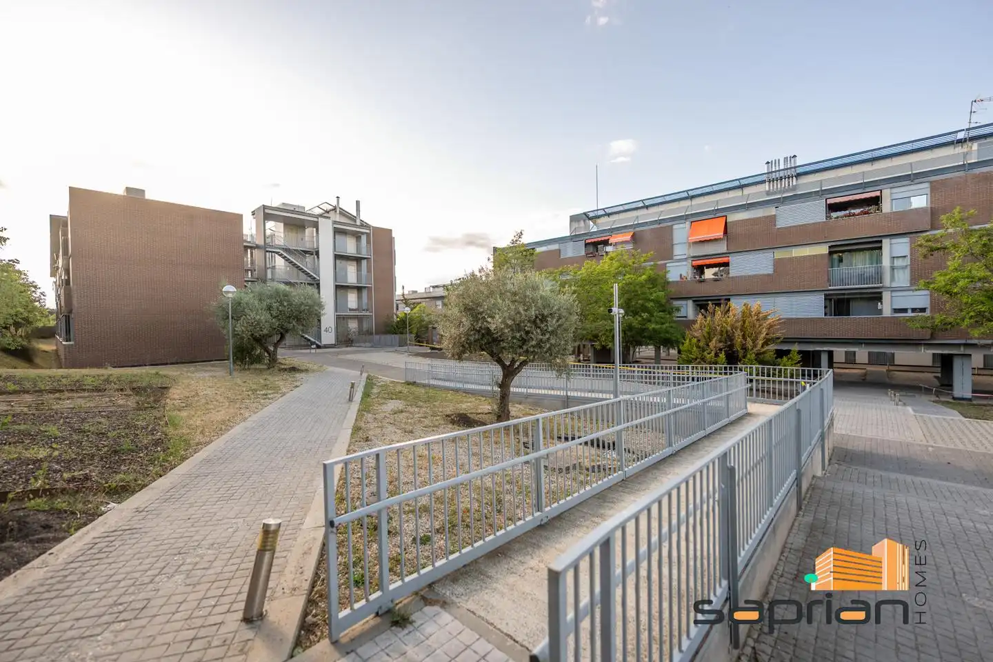Vista exterior de Pis en venda en Majadahonda amb Calefacció, Terrassa i Traster