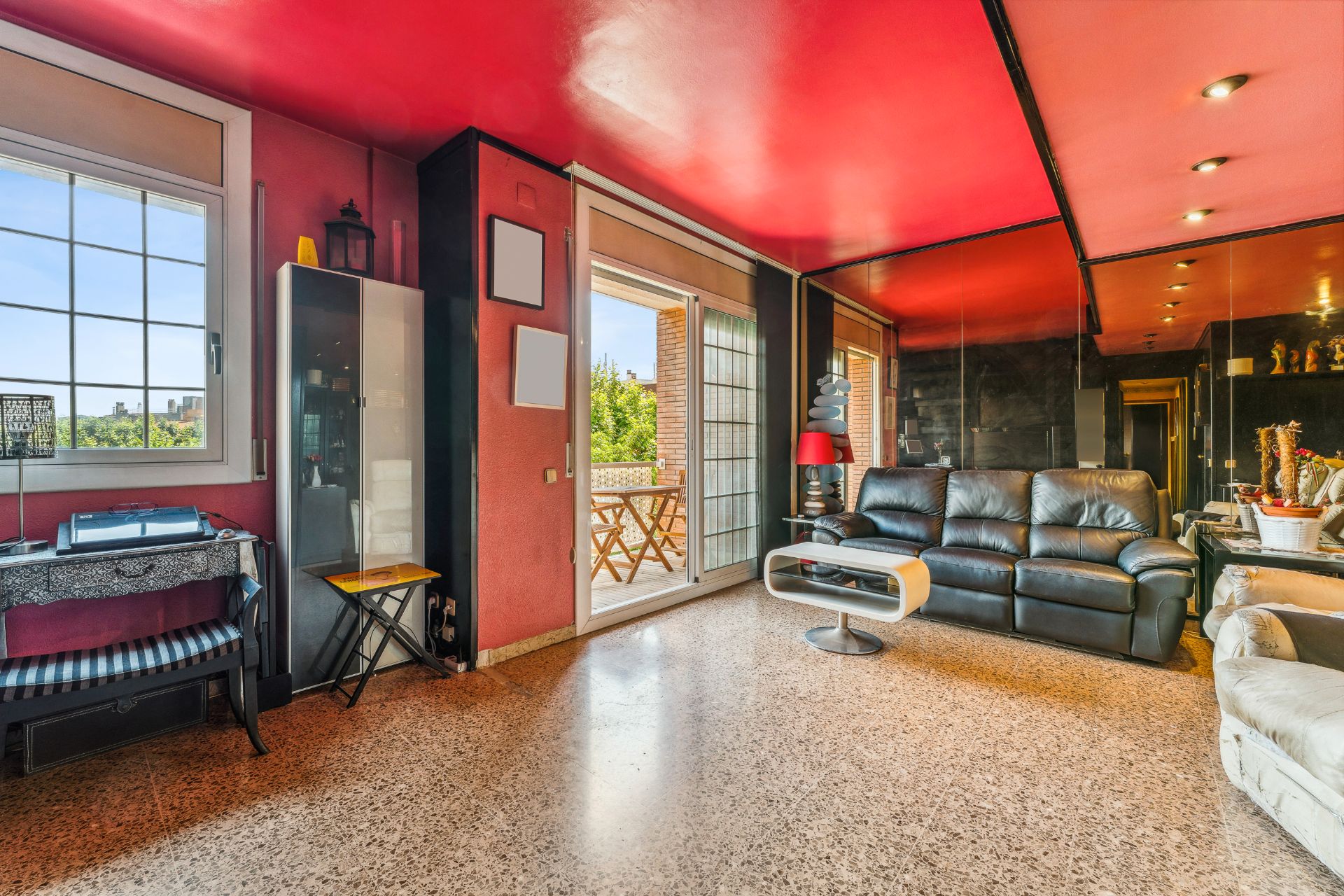 Sala d'estar de Pis en venda en Sant Feliu de Llobregat amb Calefacció, Traster i Moblat