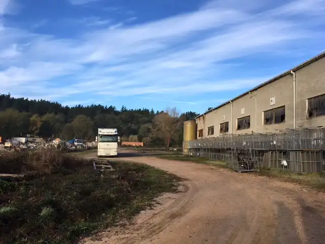 Außenansicht von Fabrikhallen zur Miete in Santa Coloma de Farners