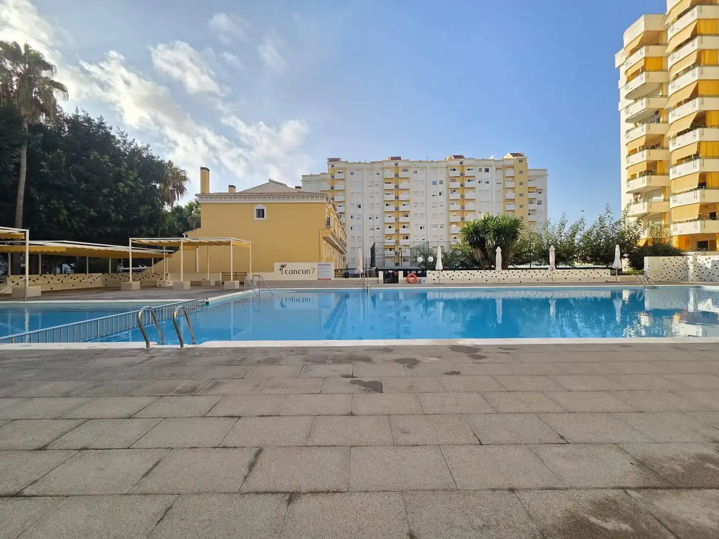 Piscina de Casa adosada en venda en Gandia amb Aire condicionat, Jardí privat i Terrassa