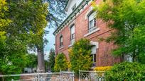 Vista exterior de Casa o xalet en venda en Siero amb Calefacció, Jardí privat i Terrassa