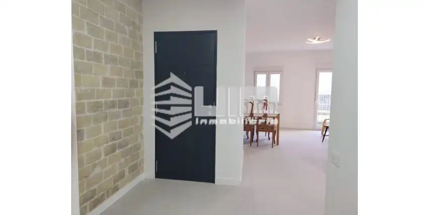 Flat for rent in DEL TRABAJO, Avenida de Abril - 9 de Octubre