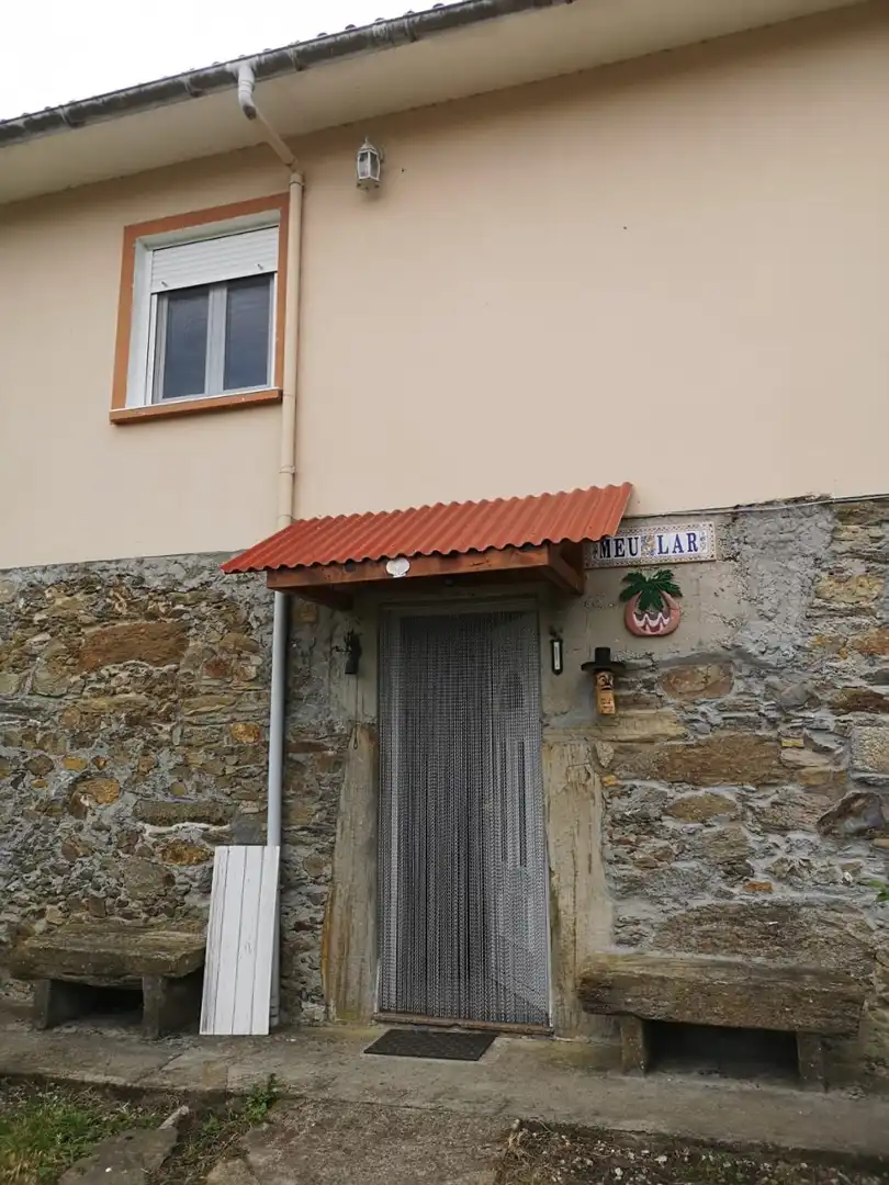 Vista exterior de Casa o xalet en venda en Monfero amb Calefacció, Jardí privat i Traster