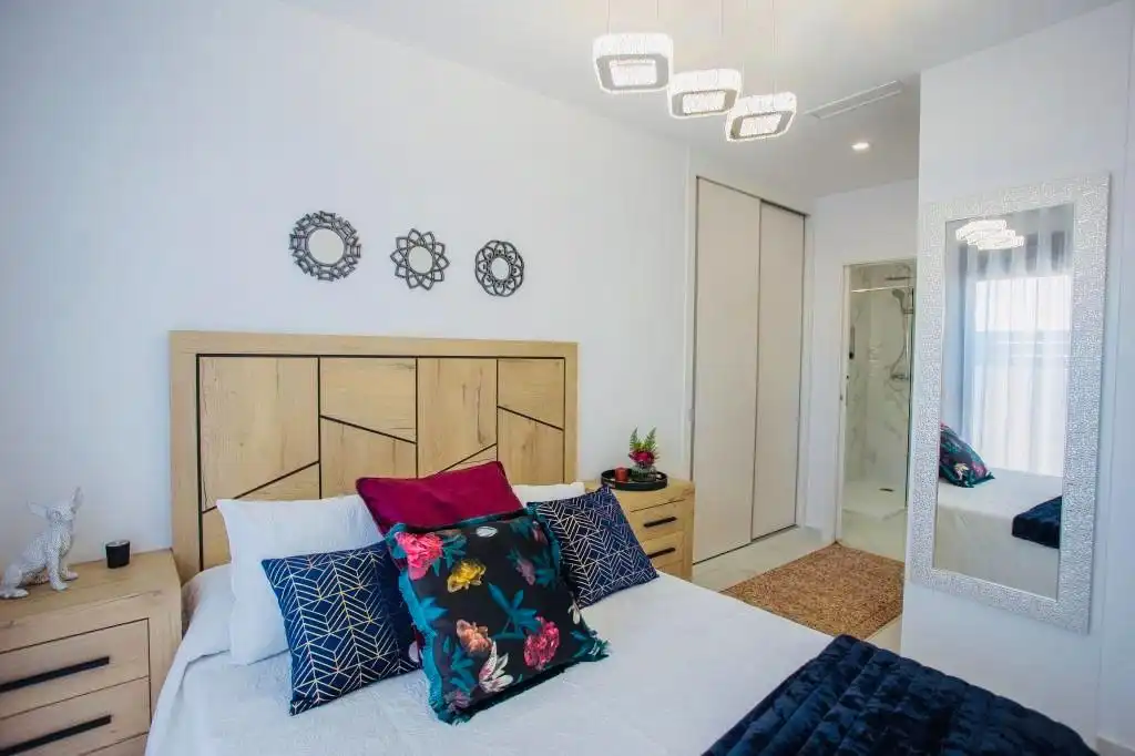 Dormitori de Casa o xalet en venda en Los Montesinos amb Jardí privat, Terrassa i Piscina