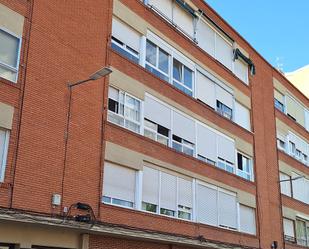 Vista exterior de Pis en venda en Valladolid Capital amb Calefacció, Parquet i Terrassa