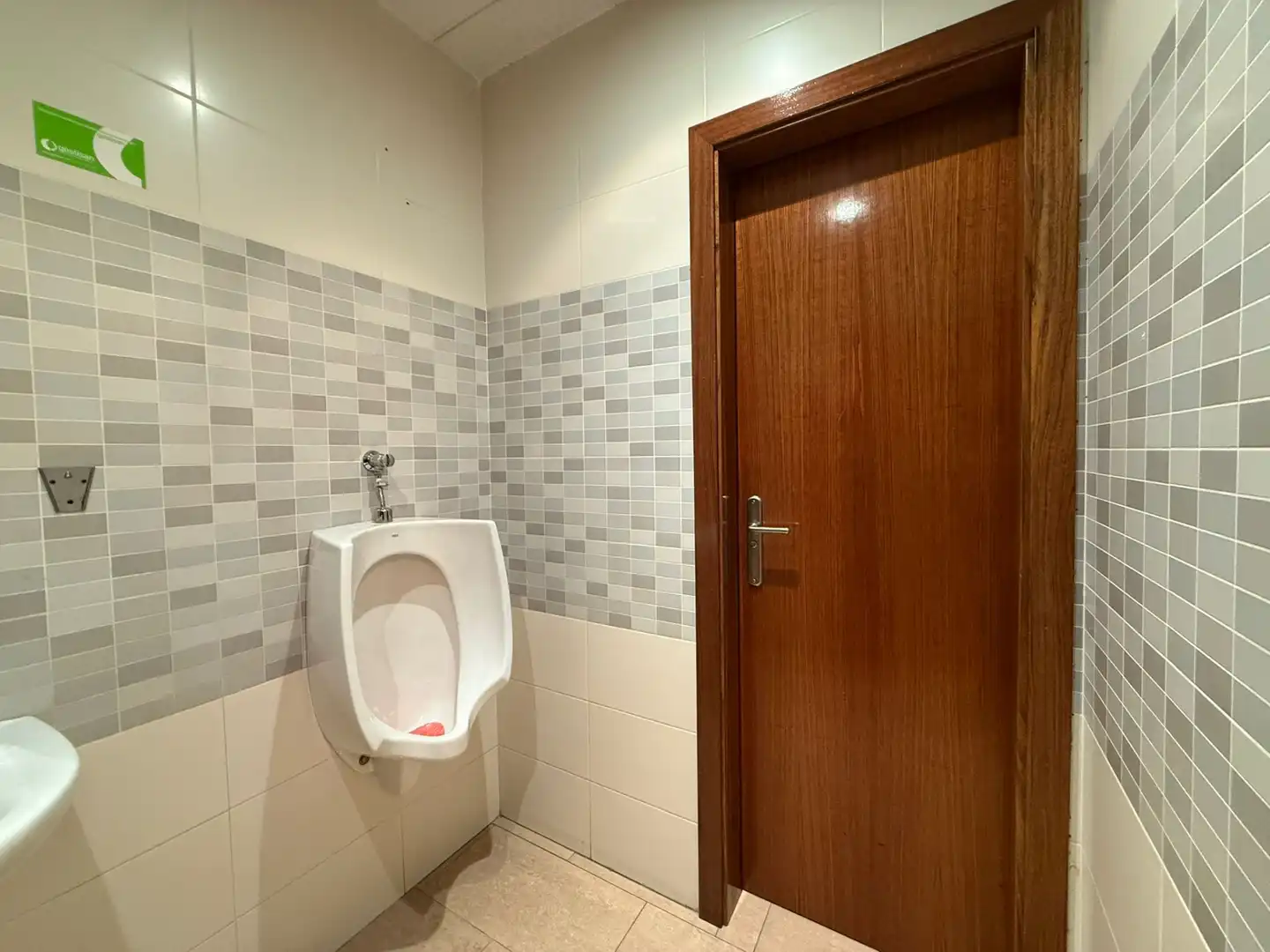 Bathroom of Commercial properties for sale in Socuéllamos  with Air Conditioner, Heating and Furnished