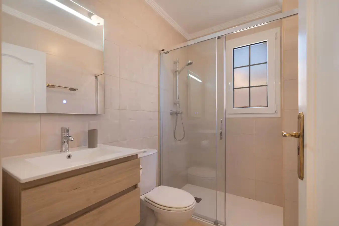 Baño de Casa o chalet de alquiler en Islantilla con Aire acondicionado, Calefacción y Jardín privado