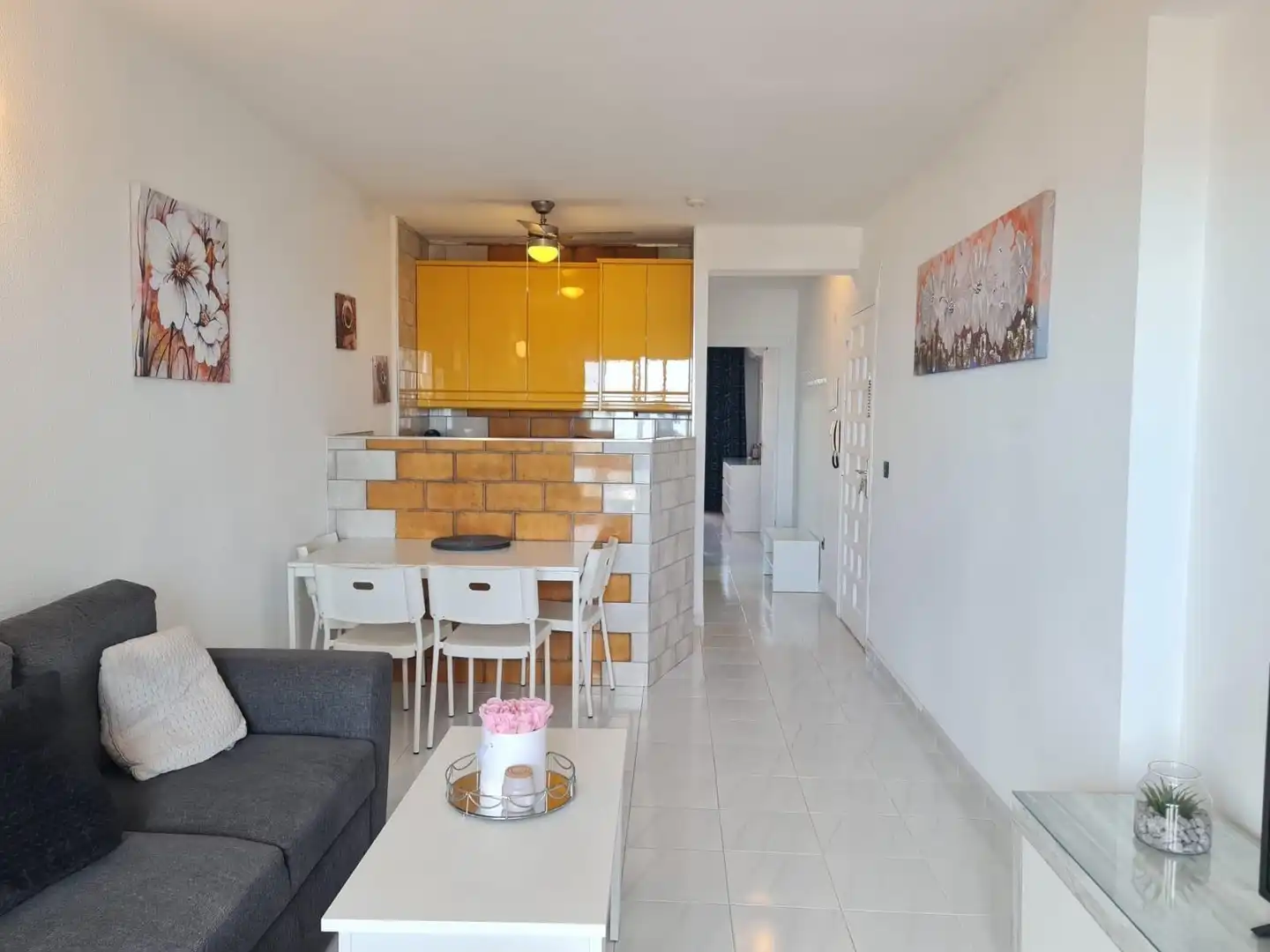 Sala d'estar de Apartament en venda en Torrevieja amb Terrassa