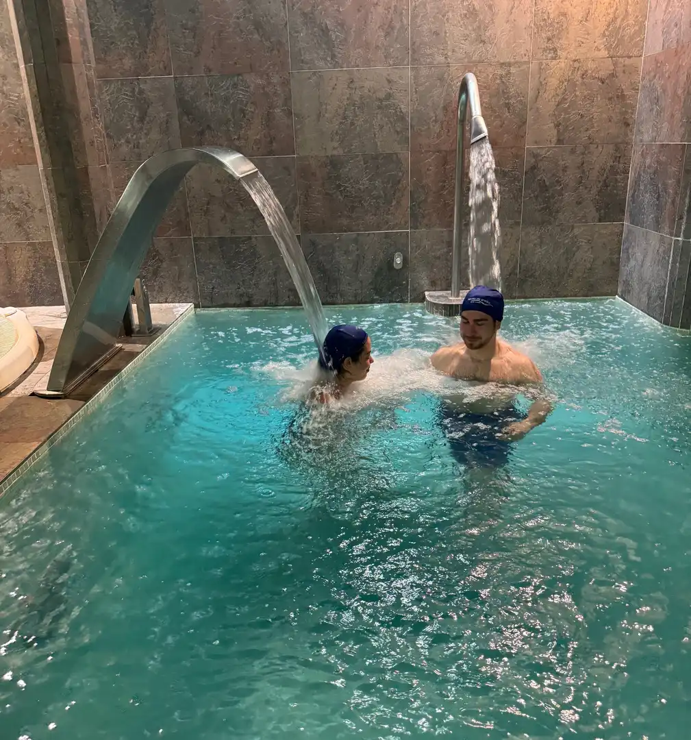 Piscina de Casa adosada en venta en Hoyos del Espino con Calefacción, Parquet y Jacuzzi