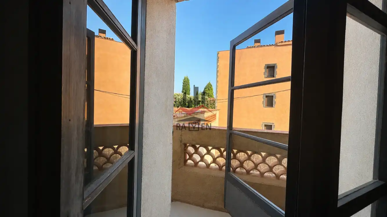 Terrassa de Casa adosada en venda en Riumors