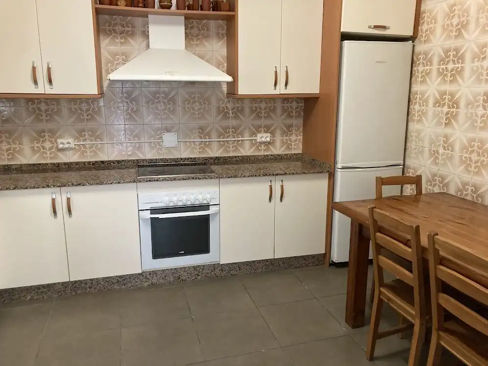 Cuina de Casa o xalet en venda en Los Barrios amb Jardí privat, Terrassa i Traster