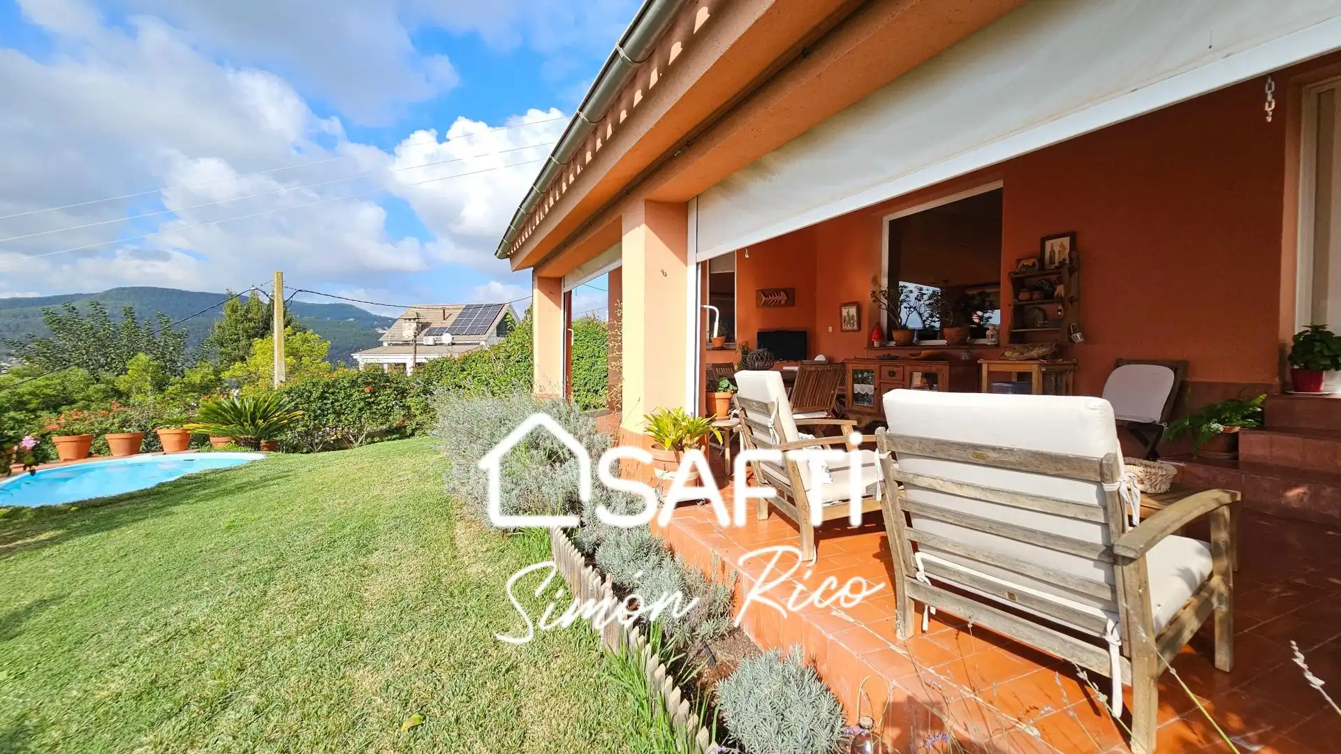 Jardí de Casa o xalet en venda en Cervelló
