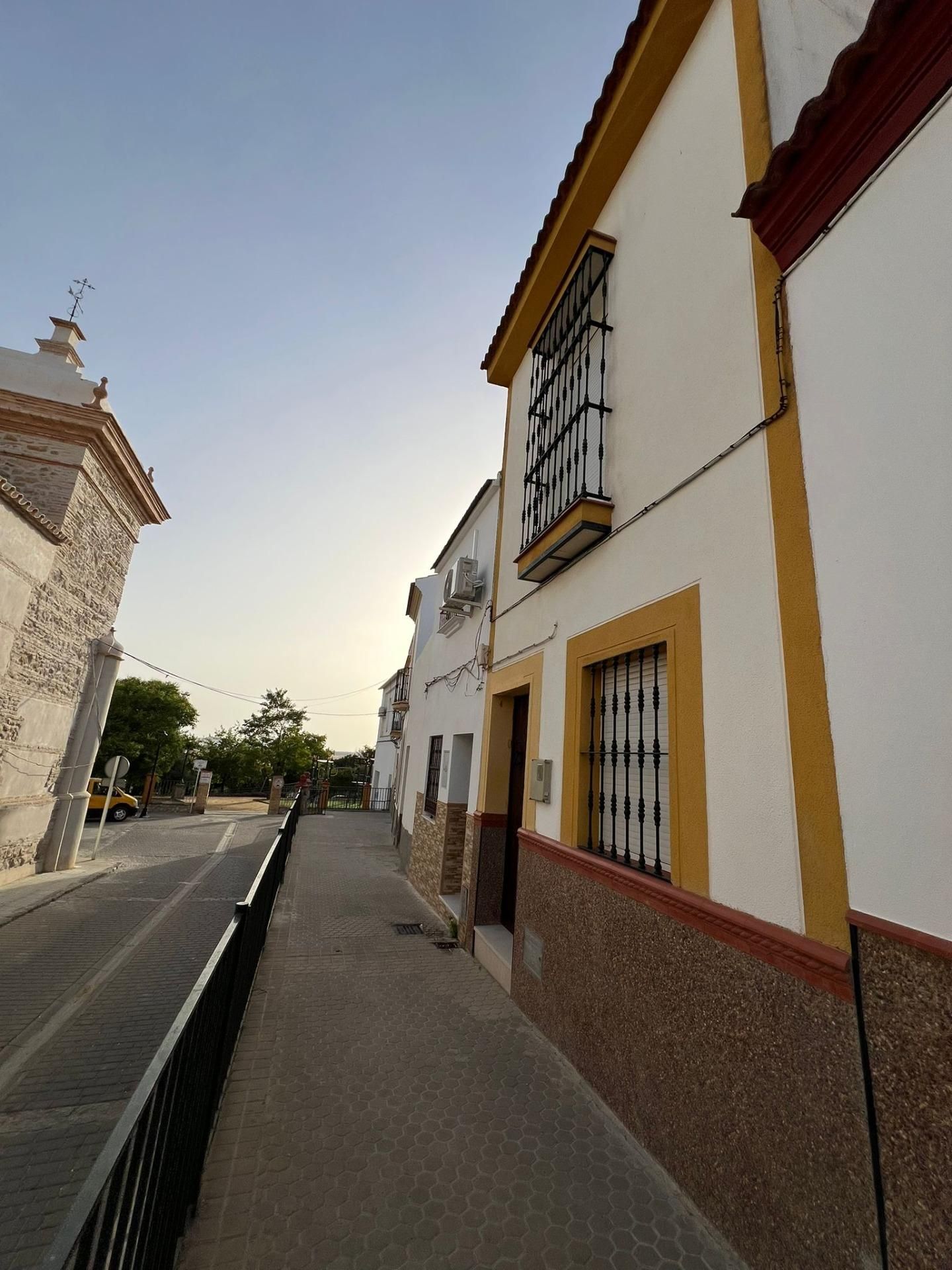 Vista exterior de Casa o chalet en venta en Fuentes de Andalucía