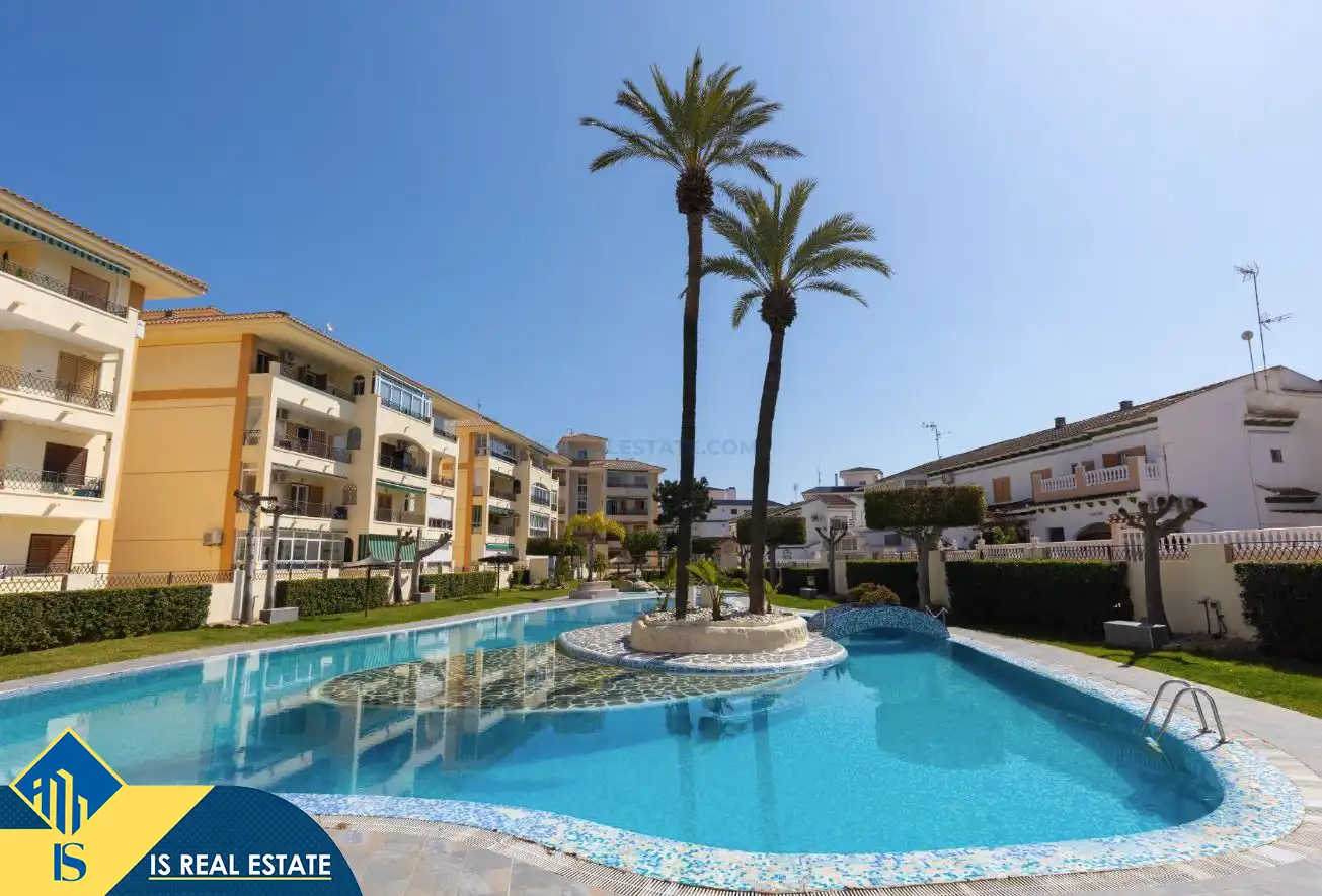 Estudio con piscina en venta en La Mata