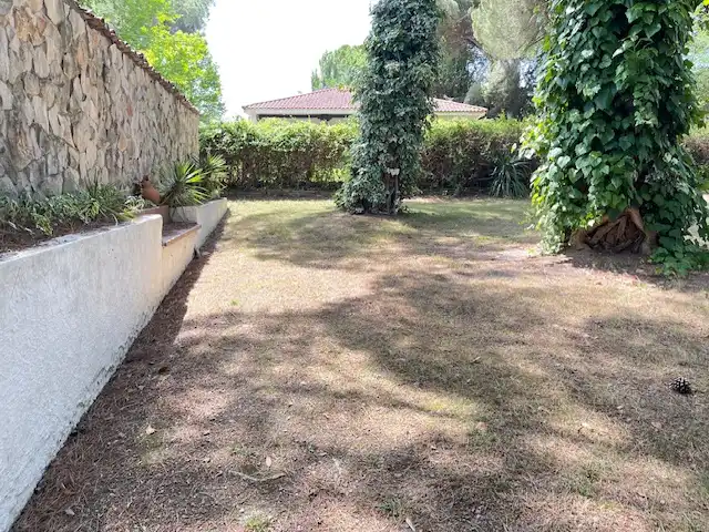 Jardí de Casa o xalet en venda en Laguna de Duero amb Aire condicionat, Moblat i Forn