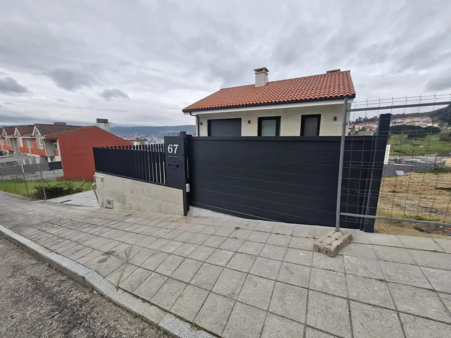 Vista exterior de Casa o chalet en venta en Ourense Capital  con Calefacción, Terraza y Balcón