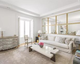 Living room of Flat to rent in  Madrid Capital  with Air Conditioner and Swimming Pool