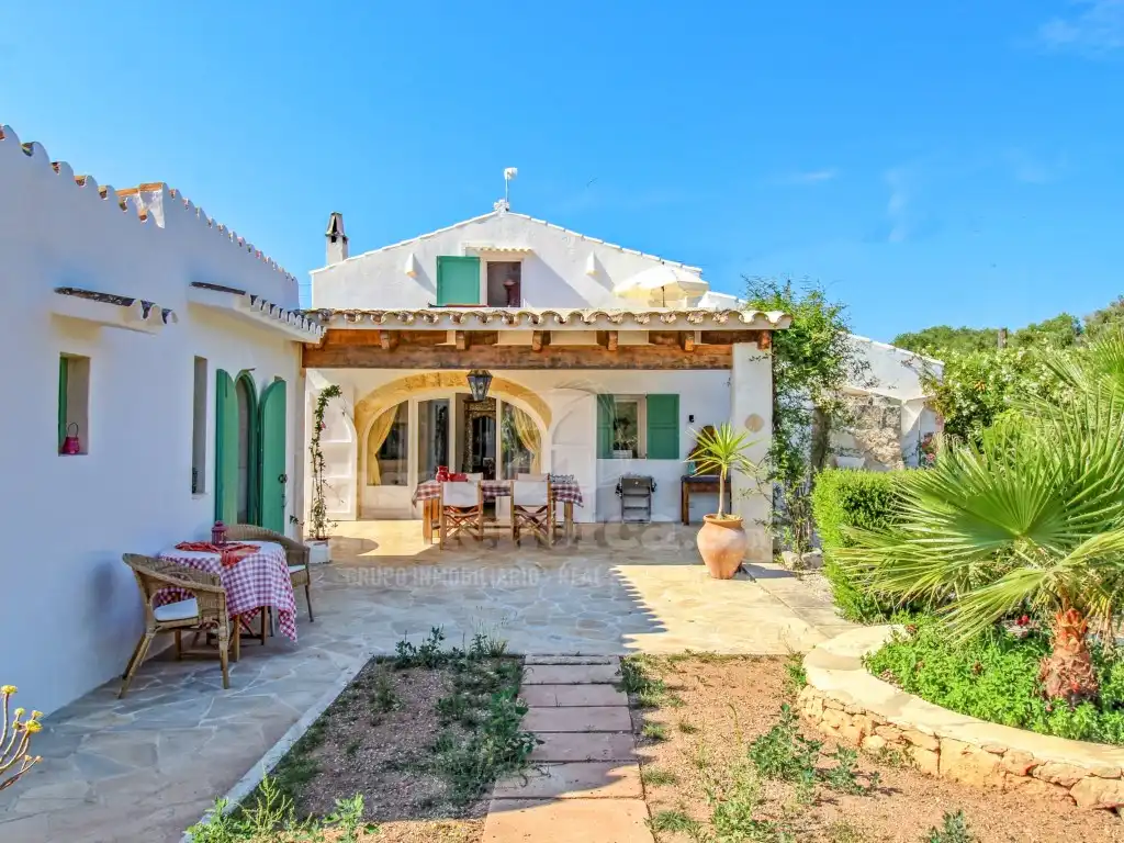 Casa rústica con jardín en venta en Sant Lluís - S'Ullestrar - Torret