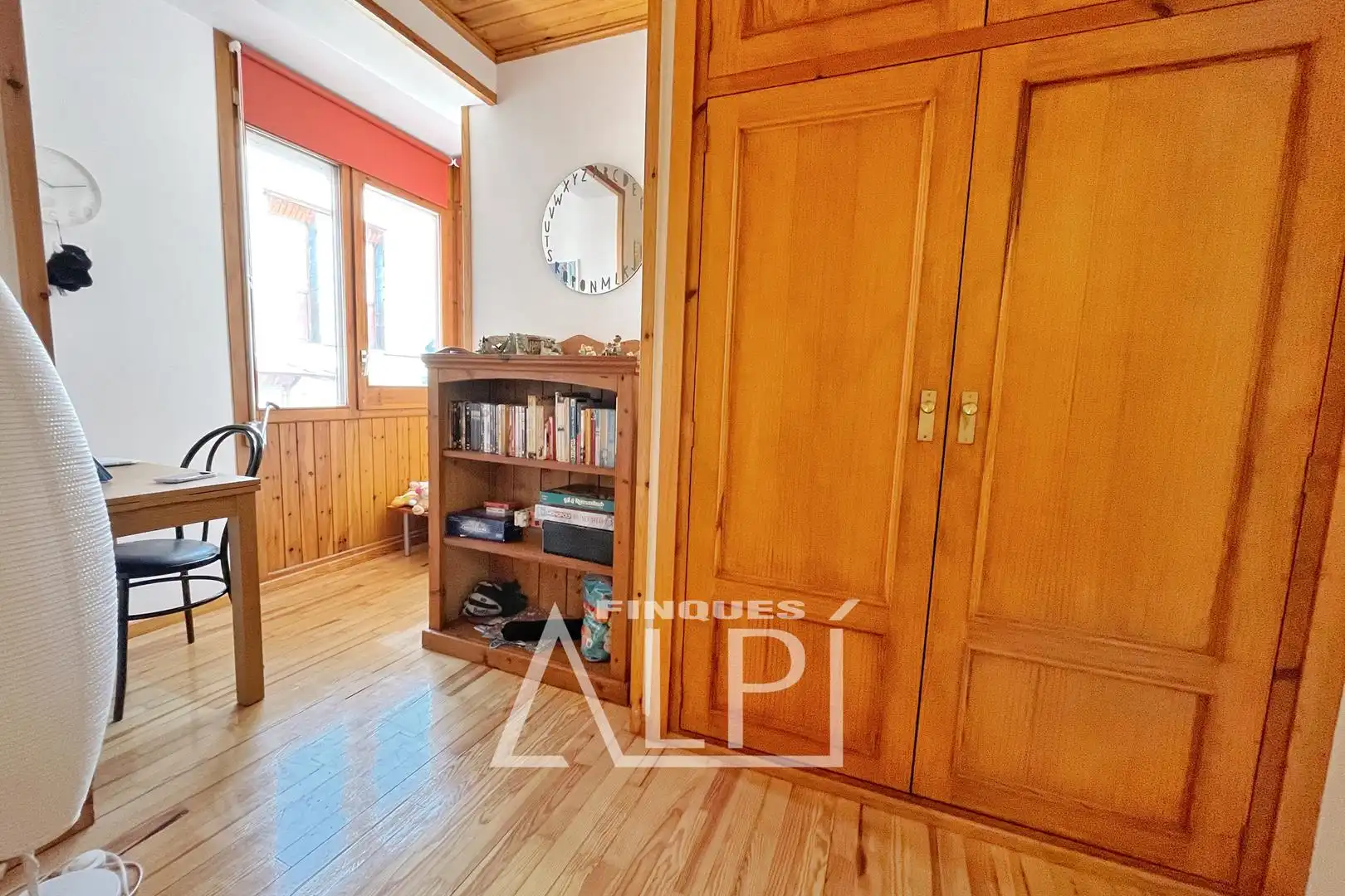 Dormitori de Casa adosada en venda en Fontanals de Cerdanya amb Calefacció, Parquet i Moblat