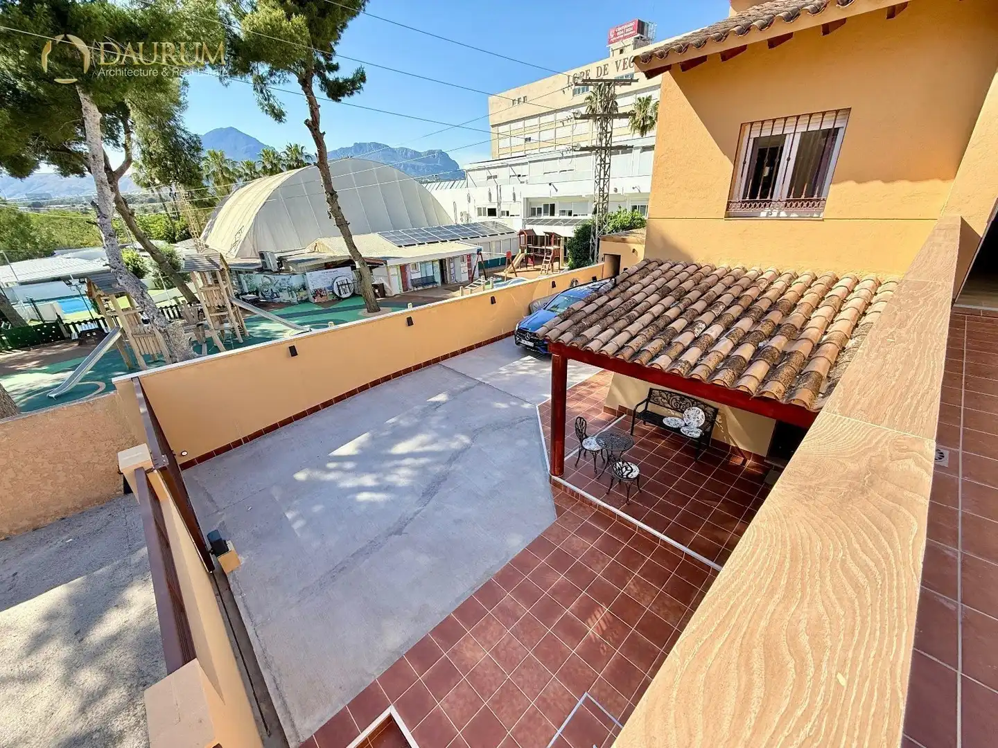 Vista exterior de Casa adosada en venda en Benidorm amb Aire condicionat, Calefacció i Terrassa
