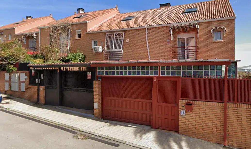 Vista exterior de Casa adosada en venta en Móstoles con Jardín privado y Trastero