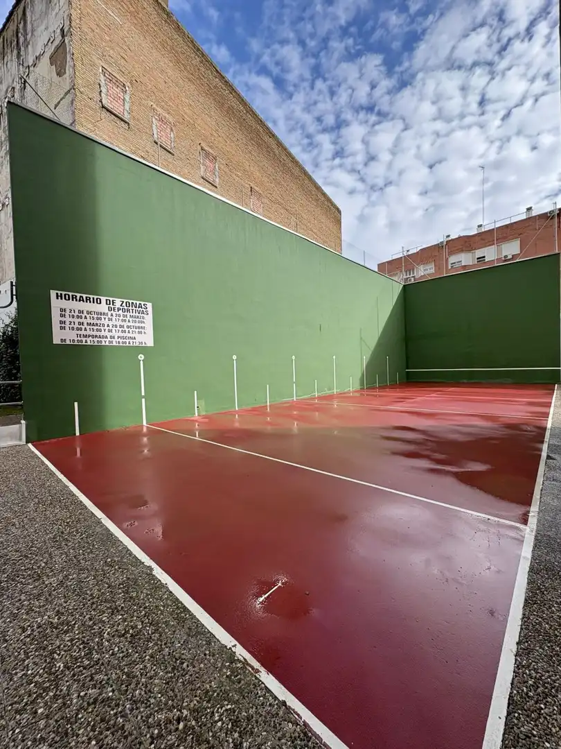 Parking of Flat for sale in Sevilla  with Air Conditioner, Heating and Terrace