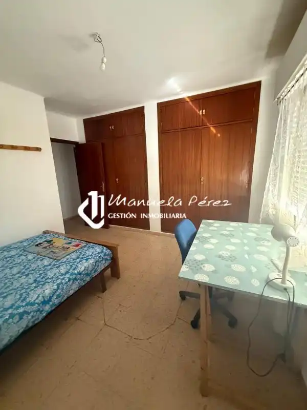 Schlafzimmer von Wohnung zur Miete in Cáceres mit Terrasse und Möbliert