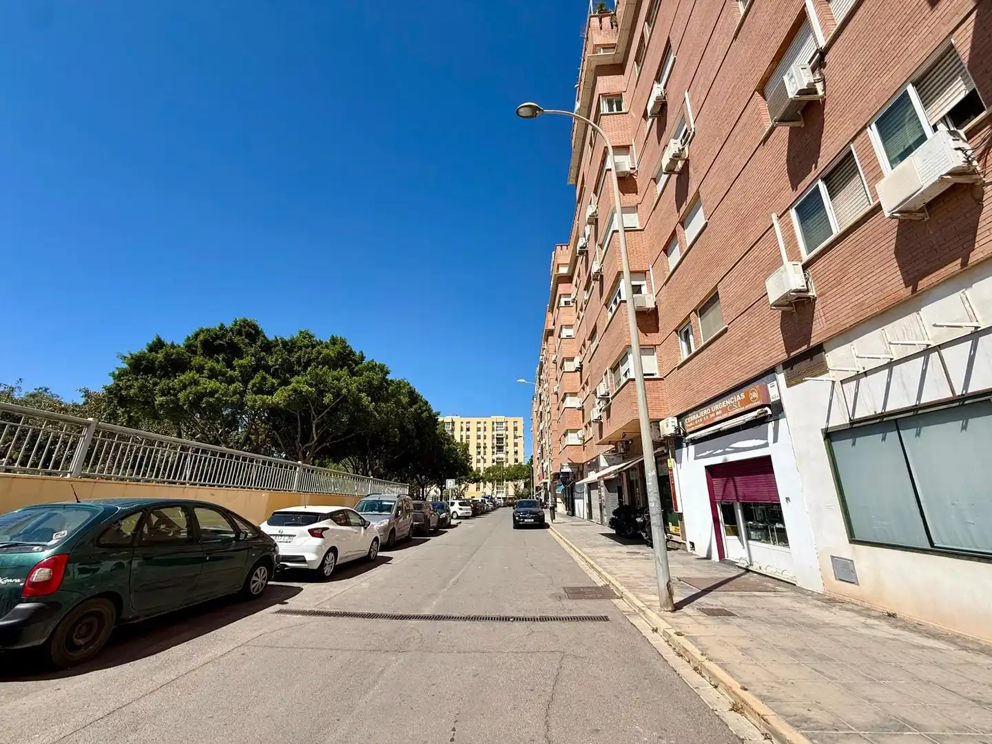 Vista exterior de Local de lloguer en Almería