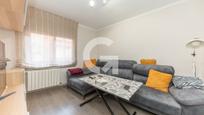 Living room of Flat for sale in Santa Coloma de Gramenet  with Air Conditioner, Heating and Parquet flooring