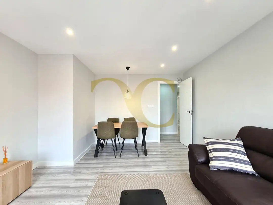 Sala de estar de Piso en venta en Oviedo  con Calefacción y Amueblado