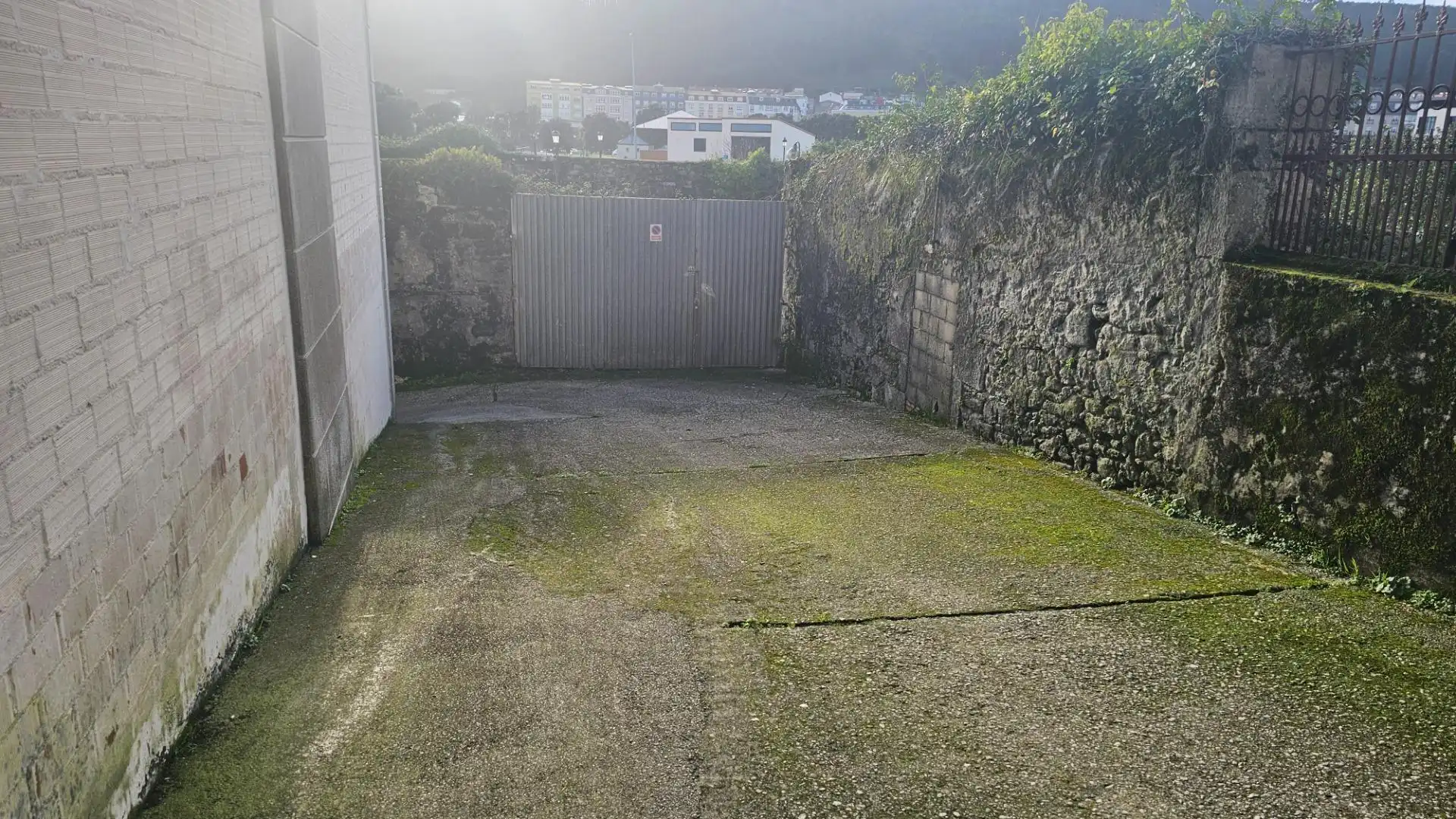 Parkplatz von Geschaftsraum zum Verkauf in Cee