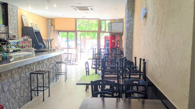 Local comercial en Alquiler en La Llàntia