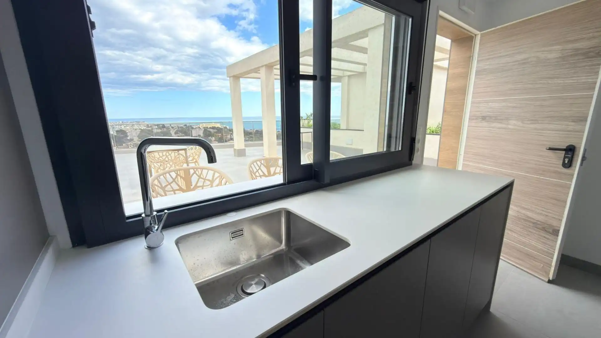 Cuina de Apartament en venda en Orihuela amb Aire condicionat, Calefacció i Jardí privat