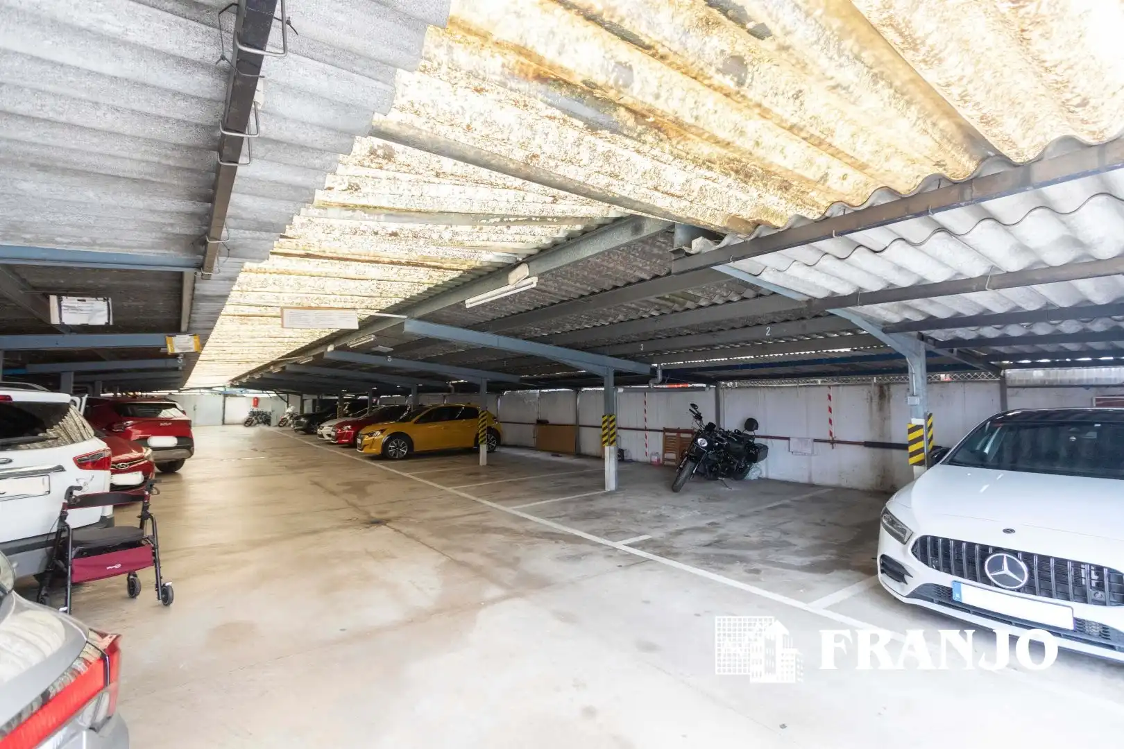 Parking of Industrial buildings for sale in Barberà del Vallès