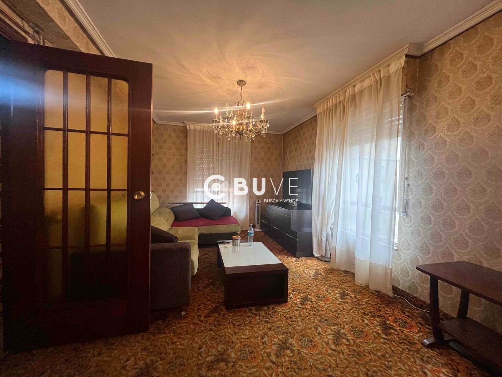 Sala d'estar de Pis en venda en León Capital  amb Calefacció, Terrassa i Traster