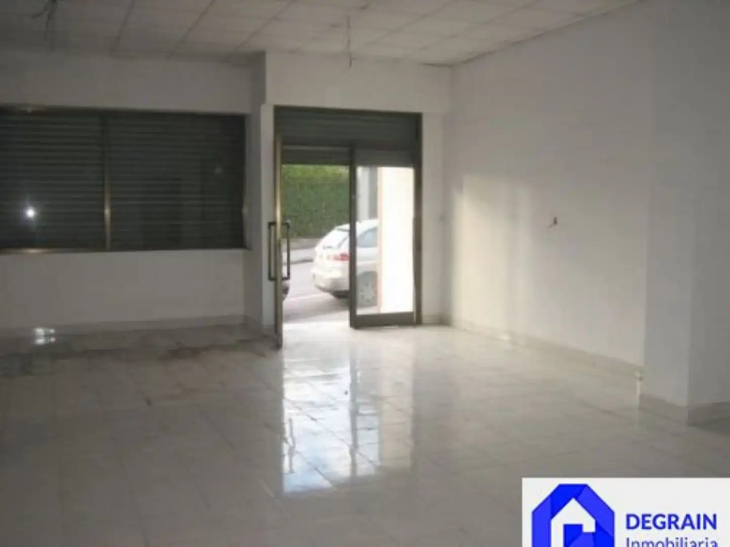 Local comercial en venta en Calle CALLE ARMANDO COLLAR