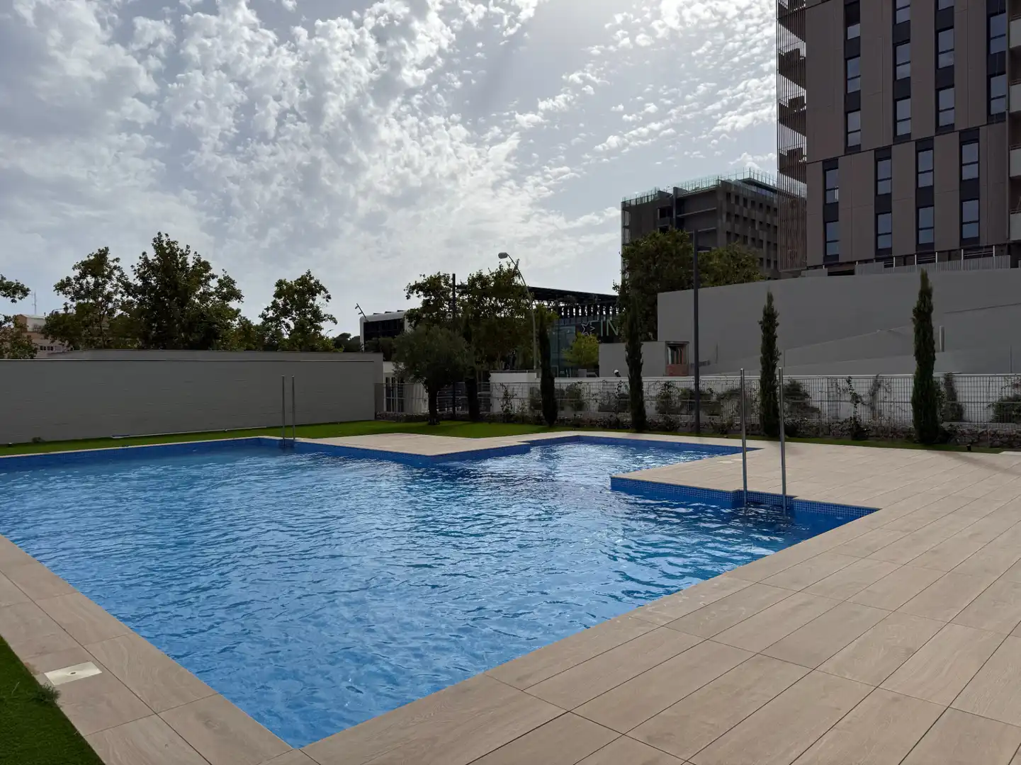 Piscina de Pis de lloguer en Esplugues de Llobregat amb Aire condicionat, Calefacció i Terrassa
