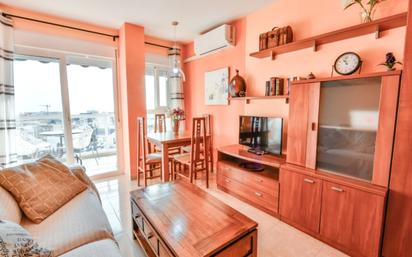 Living room of Flat for sale in Benalmádena  with Terrace, Swimming Pool and Furnished