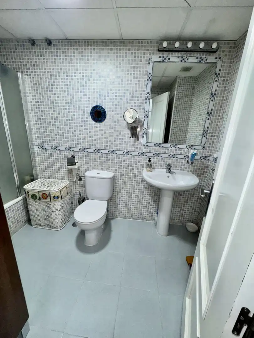 Bathroom of Flat for sale in La Algaba  with Air Conditioner and Heating
