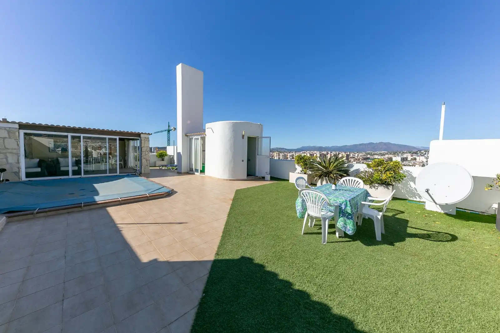Terrasse von Dachboden zur Miete in Fuengirola mit Klimaanlage, Terrasse und Möbliert