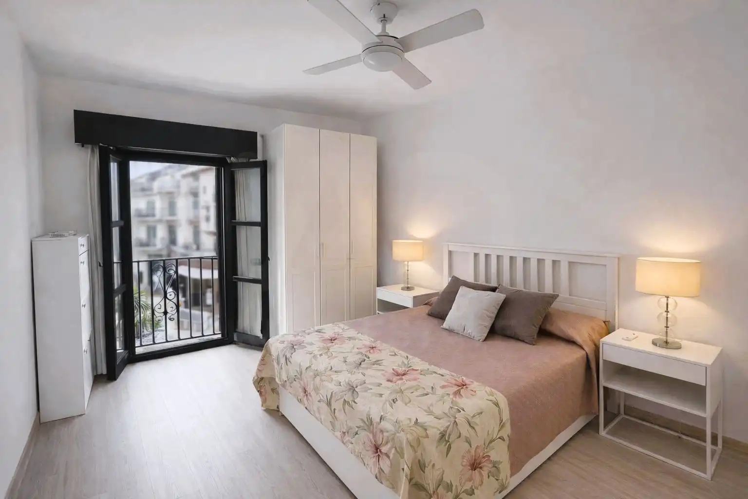 Bedroom of Flat for sale in Marbella  with Air Conditioner and Terrace