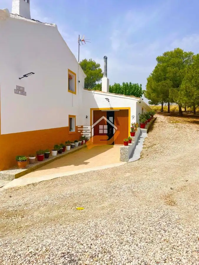 Vista exterior de Finca rústica en venda en Vélez-Blanco amb Balcó