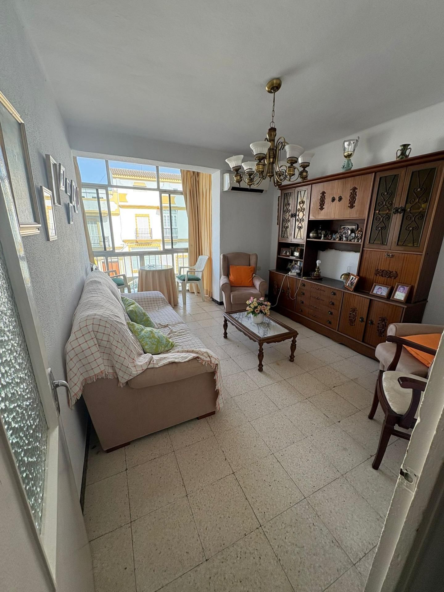 Living room of Flat for sale in Chiclana de la Frontera