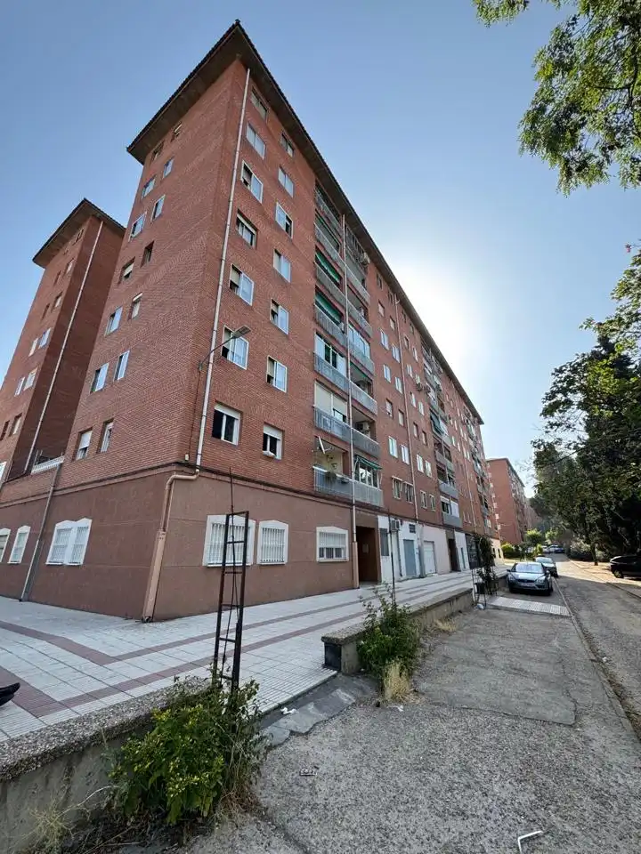 Vista exterior de Pis en venda en Guadalajara amb Aire condicionat, Calefacció i Terrassa